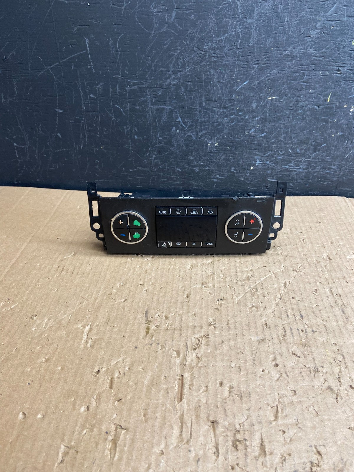 2007-2011 GMC Yukon Tahoe Automatic Climate Temperature Temp Control AE4195 DG0