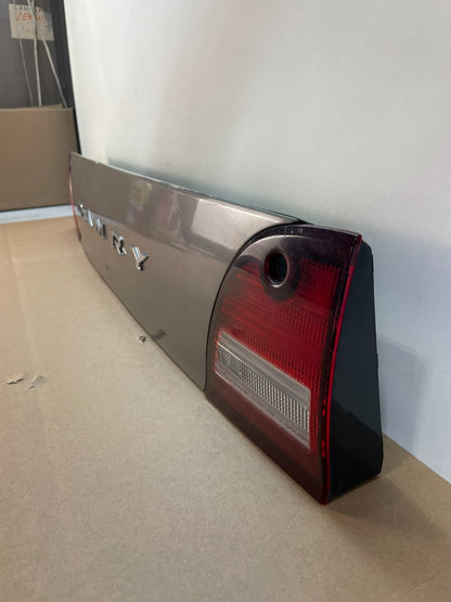 1995 1996 Toyota Camry Center Trunk Rear Tail Light AI0593 DG1
