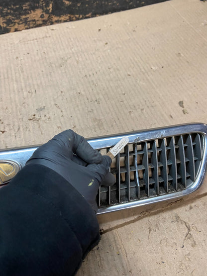 1999 Infiniti G20 Front Upper Grill Grille OEM X7901 DG4