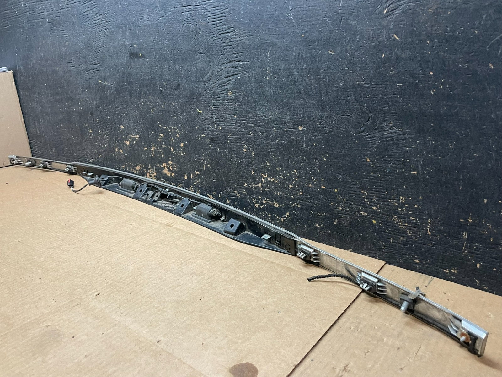 2011 to 2014 Ford Explorer Rear Tailgate Gate Trim Molding With Camera AA9030 DG6