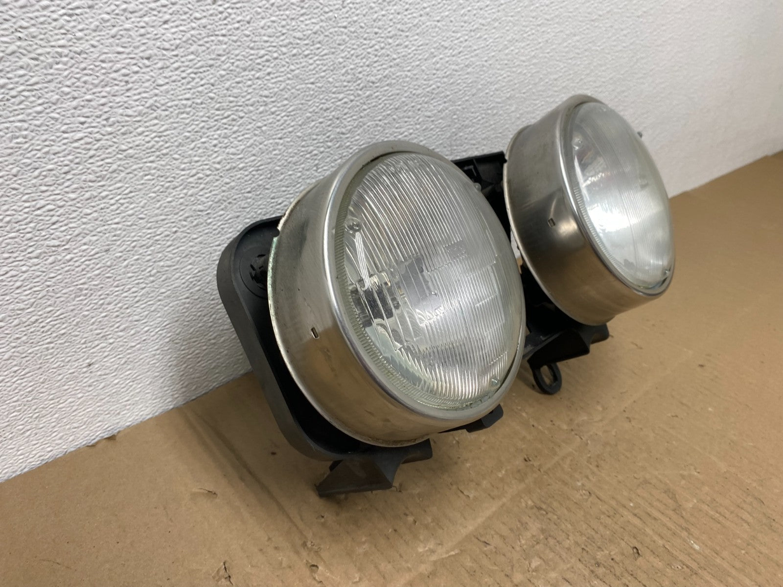 1995 to 1997 Jaguar XJ6 Right Passenger RH Side Headlight OEM ab8193 DG2