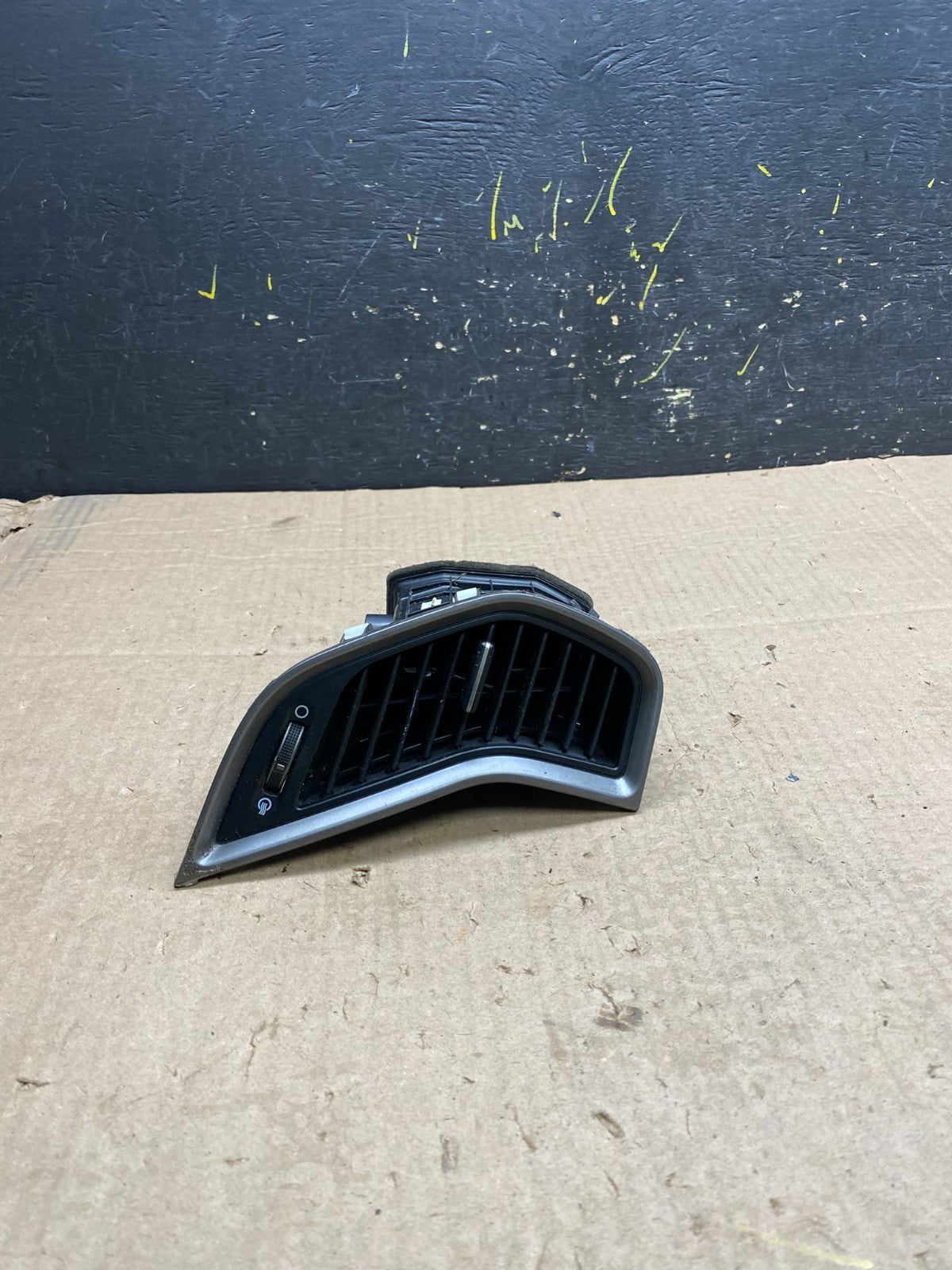 2013 to 2016 Hyundai Santa Fe Dashboard Center Left AC Air Heater Vent Z0183 DG0