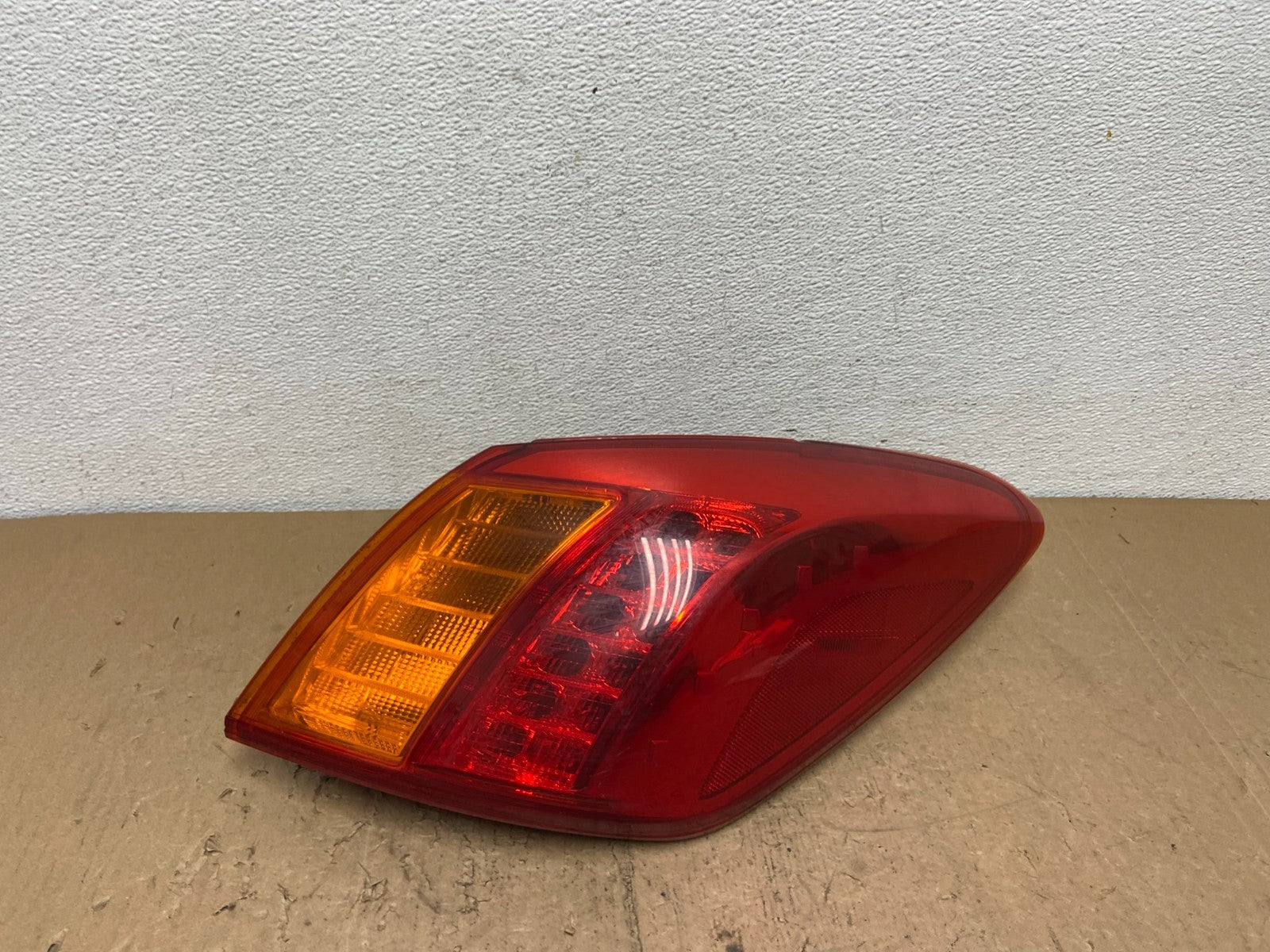 2009 2010 Nissan Murano Right Passenger Rh Side Tail Light AC7365 DW0