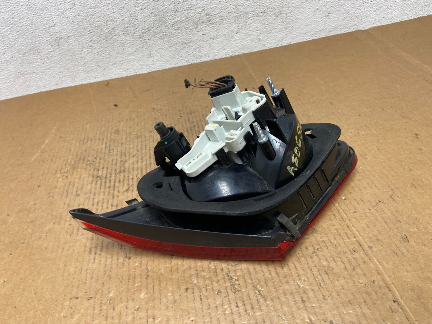 2009-2012 Volkswagen CC Right Passenger RH Side Tail Light Inner Trunk AE0652 LK5