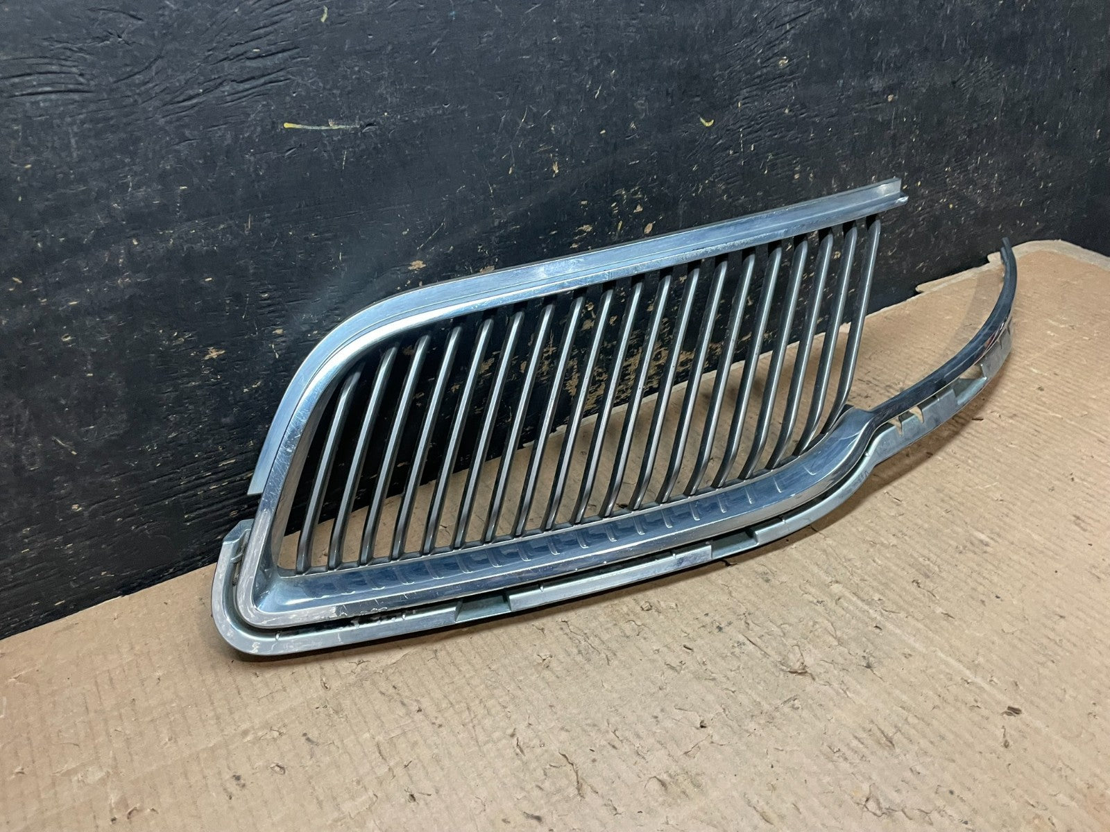 2013 to 2016 Lincoln MKT Left Driver LH Side Front Grill Grille OEM Y6450 DG1