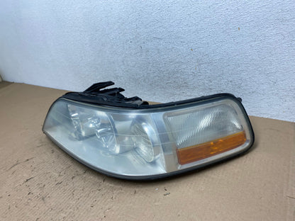 2005 to 2011 Lincoln Town Car Left Driver LH Side Headlight AE8867 LK1