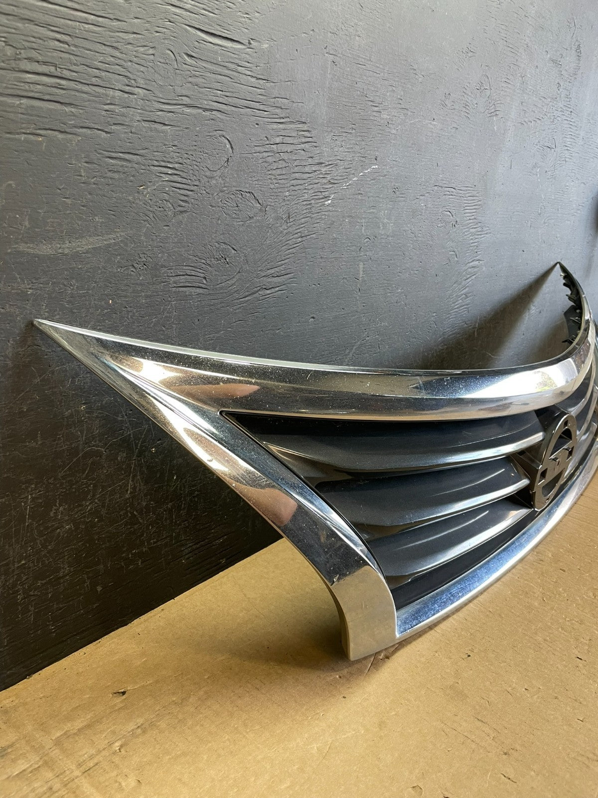 2013 to 2015 Nissan Altima Front Upper Grill Grille Sedan AD0442 DG2