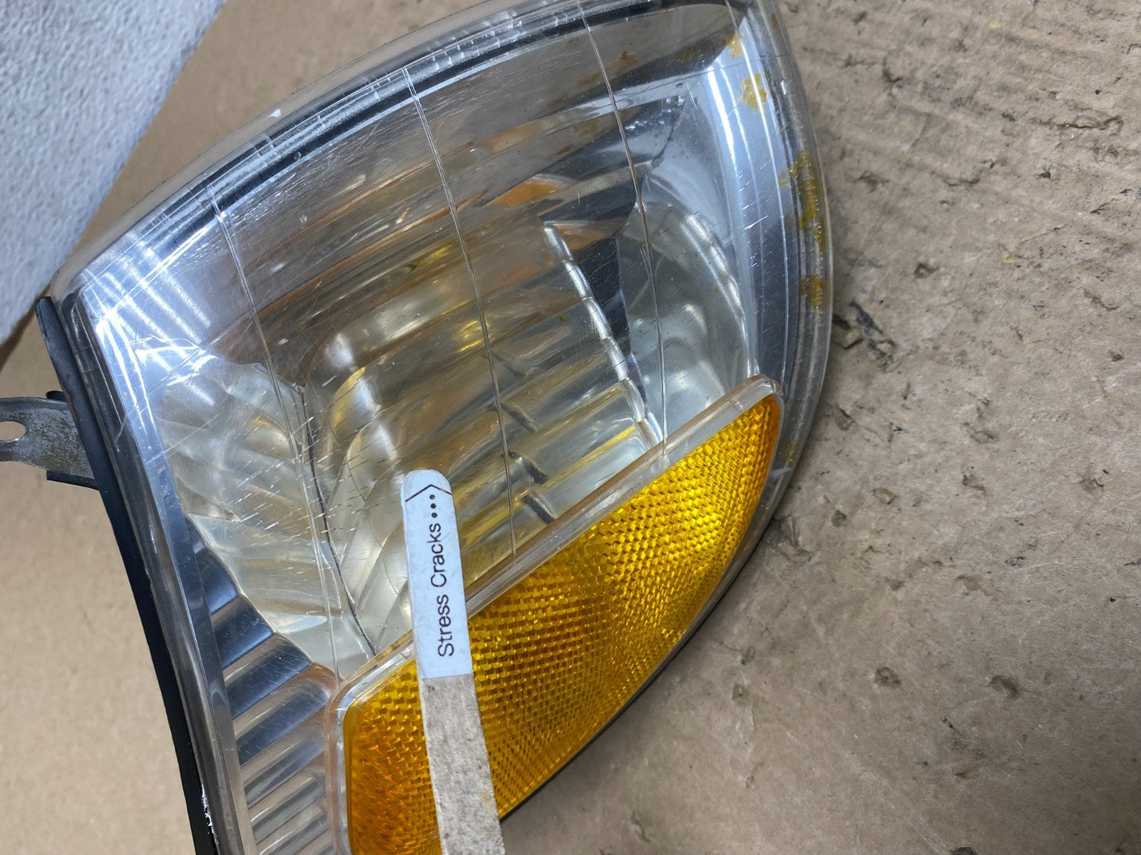 2000 to 2004 Toyota Tundra Right Passenger RH Side Turn Signal Light AF8206 DW4