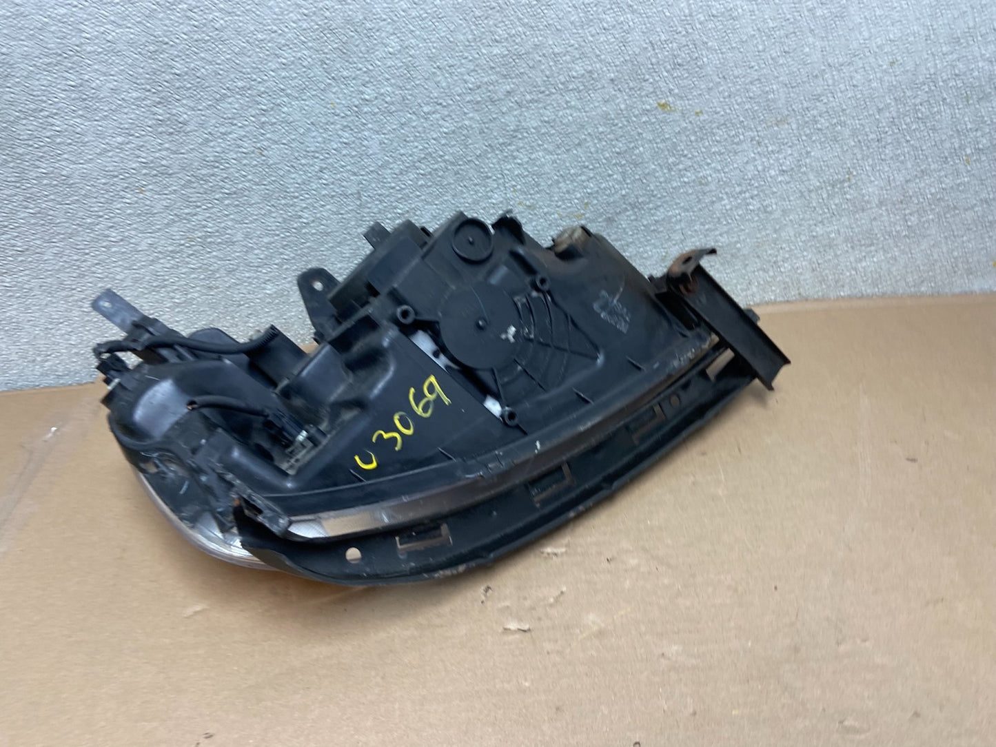 2001 - 2003 Honda Civic Coupe Headlight Halogen Left Driver LH AA9883 DW7