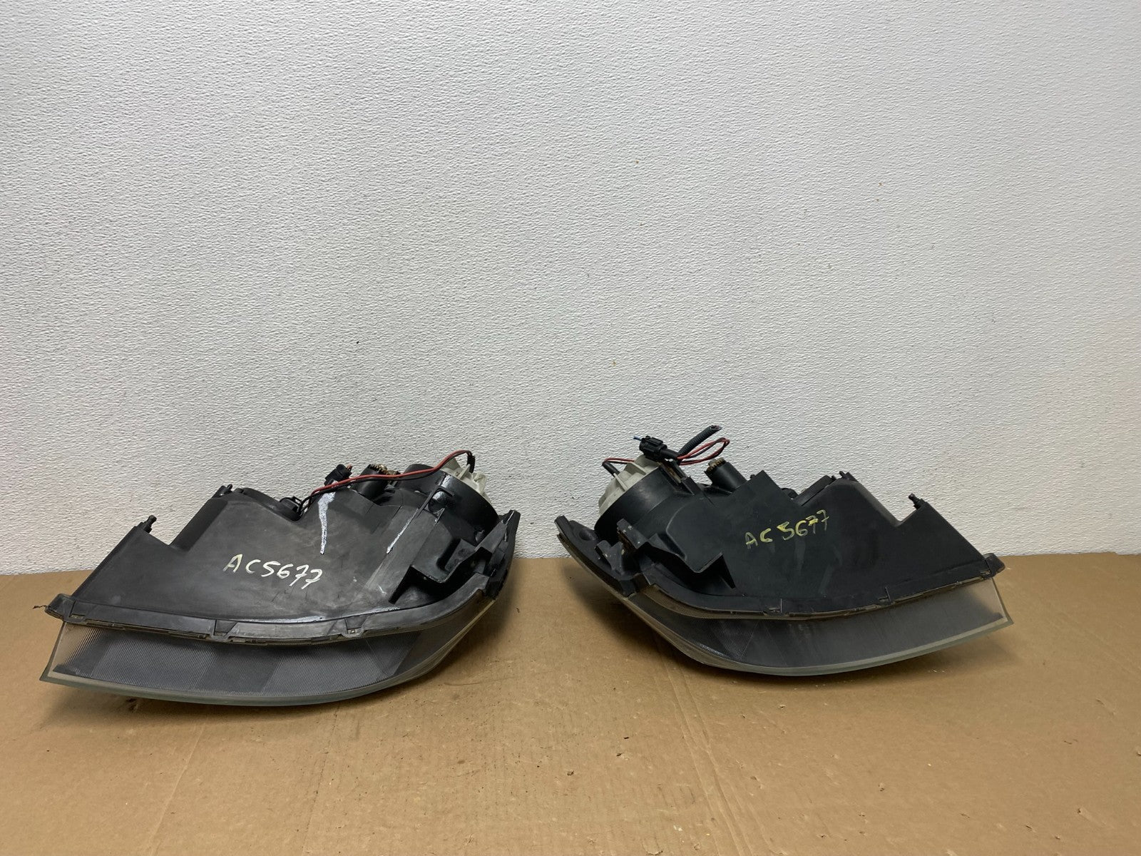 2005 to 2006 Nissan Altima Left+Right Set Halogen Headlights AC5677 DW7