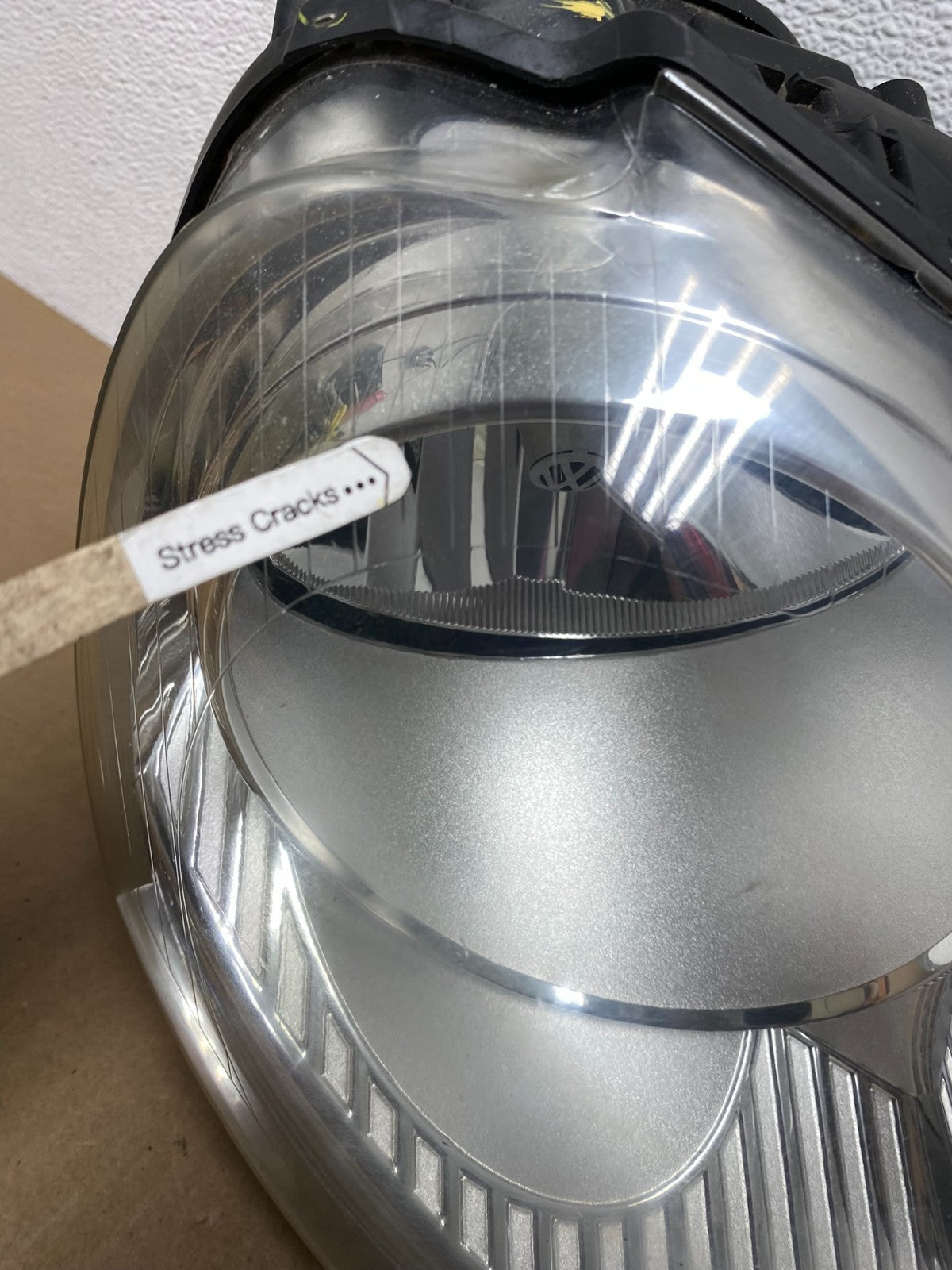 2005 - 2010 Volkswagen Jetta Right Passenger RH Side Headlight Halogen AE4950 DW4
