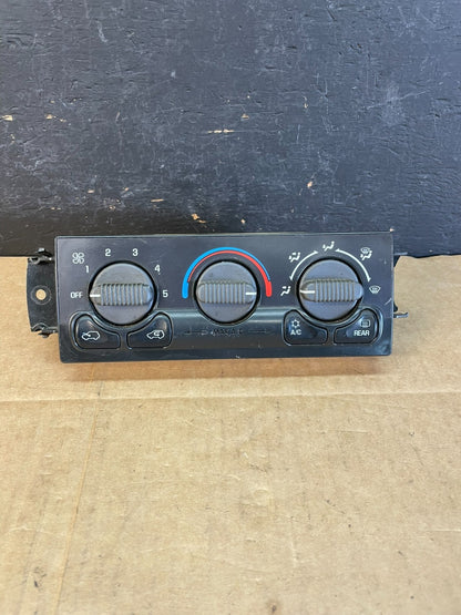 1999 to 2002 Chevrolet Silverado HVAC Heater Climate Control Module ac5215 DG0