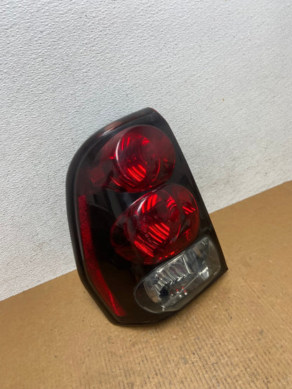 2002 to 2009 Chevrolet Trailblazer Left Driver LH Side Tail Light AE0338 LK2