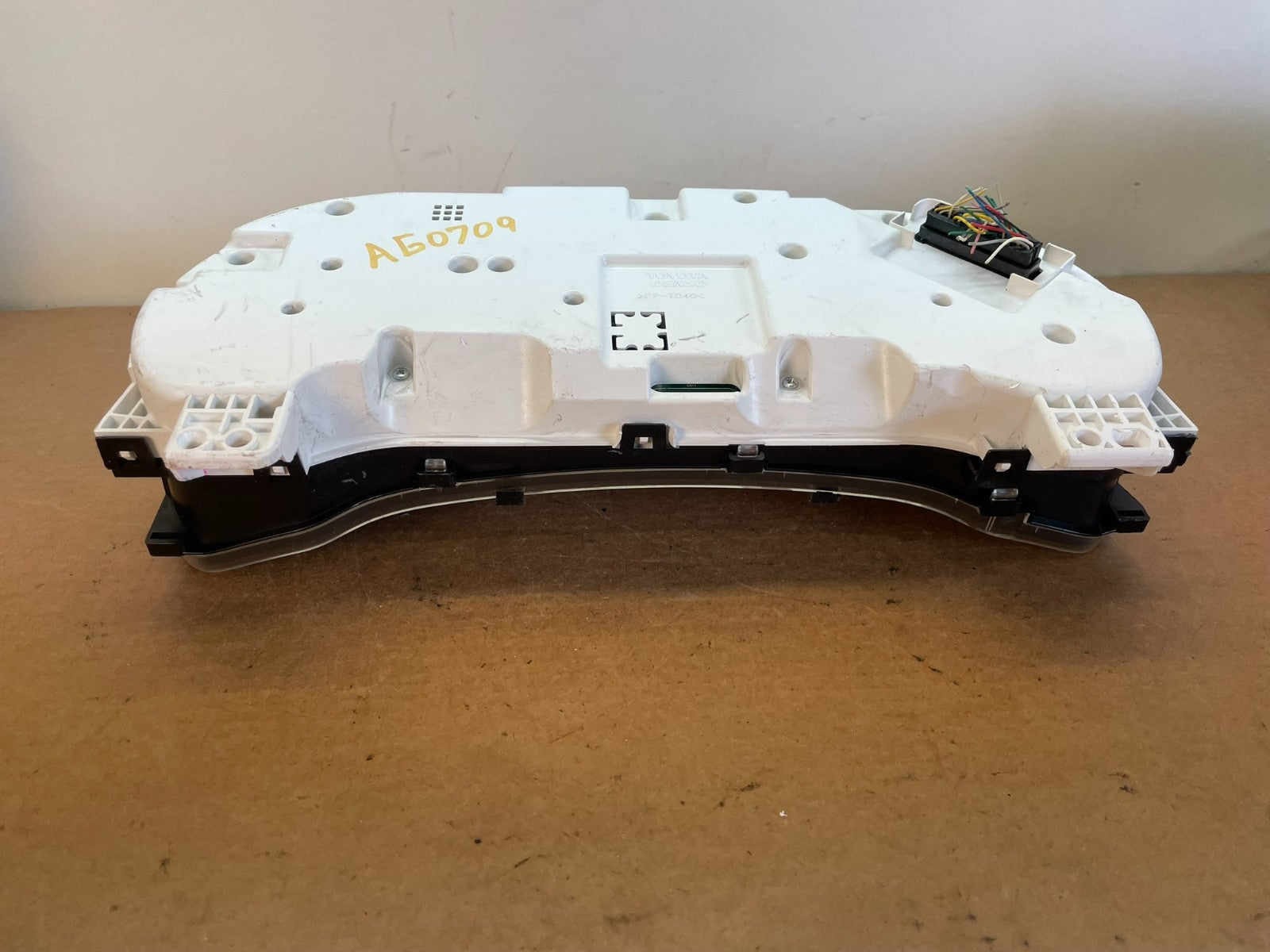 2011 2012 2013 2014 Toyota Sienna Speedometer Cluster Gauge AG0709 DW9