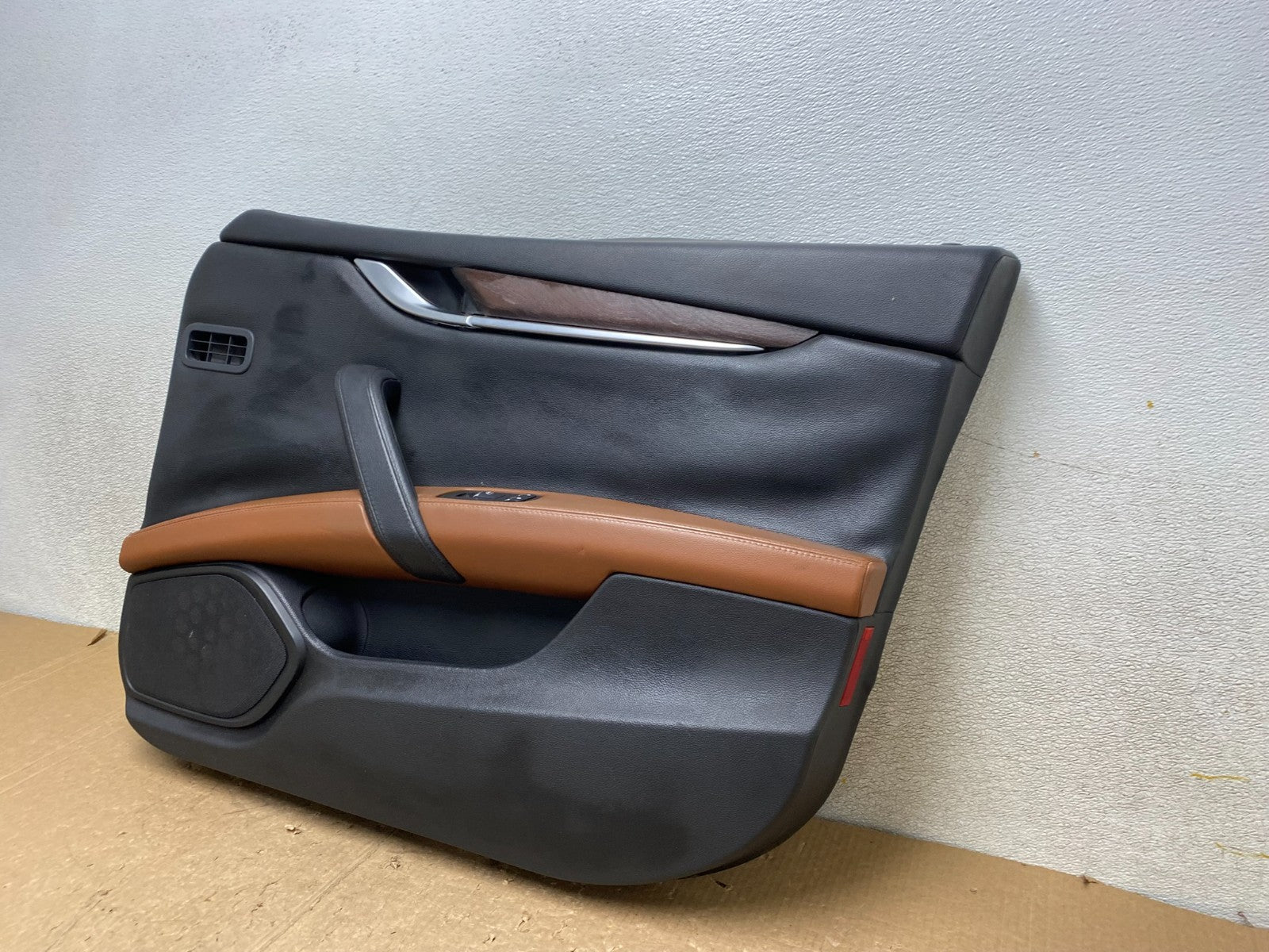 2014 to 2017 Maserati Ghibli Front Right Passenger RH Side Panel Door v3560 DG1