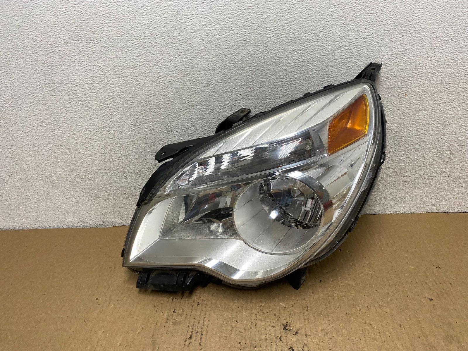 2010-2015 Chevrolet Equinox Halogen Headlight Left Driver LH Side AG2343 DW0