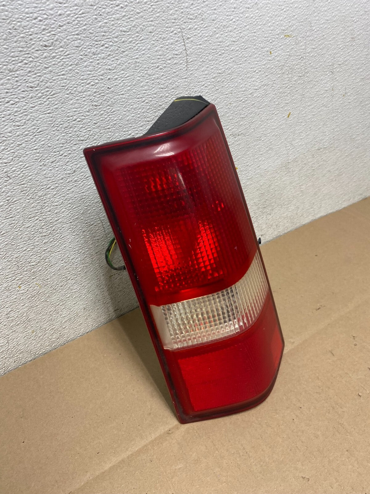 2003 2017 Chevrolet Express 1500 2500 3500 Right Passenger Tail Light J8335 DG2