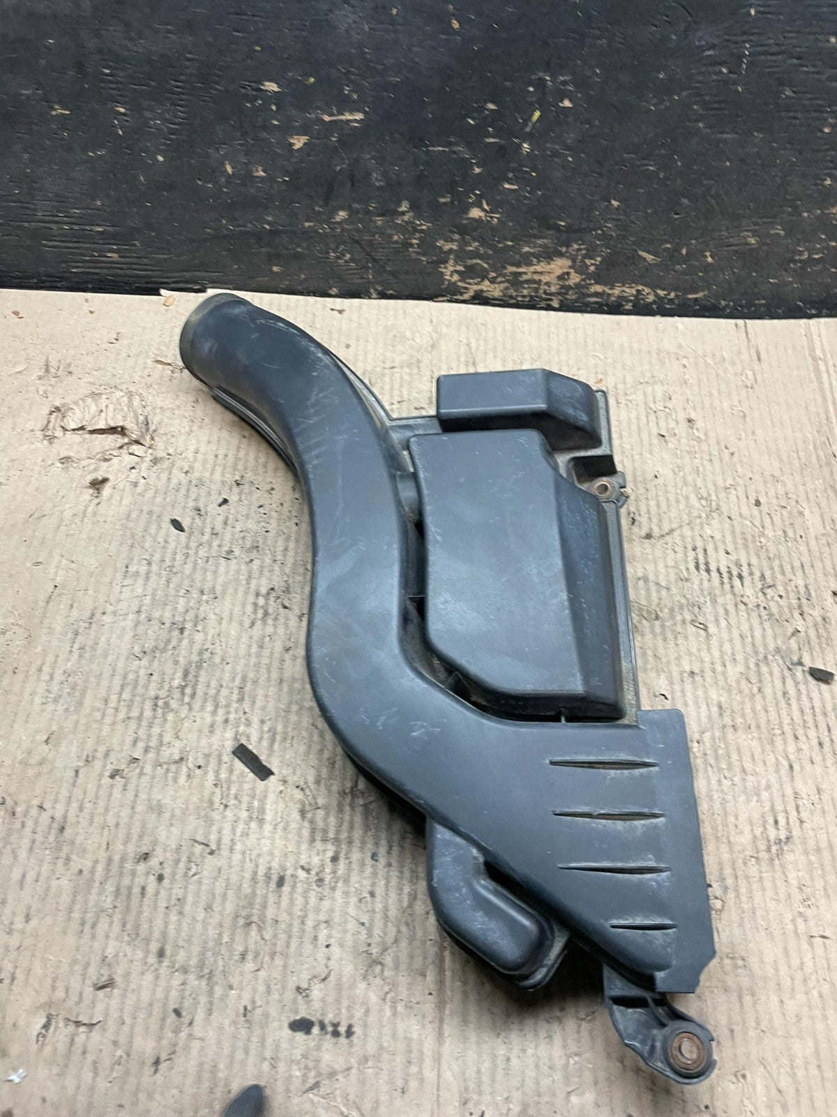 2007 to 2011 Nissan Altima 2.5L HYBRID Air Duct Tube Resonator V4036 DG2
