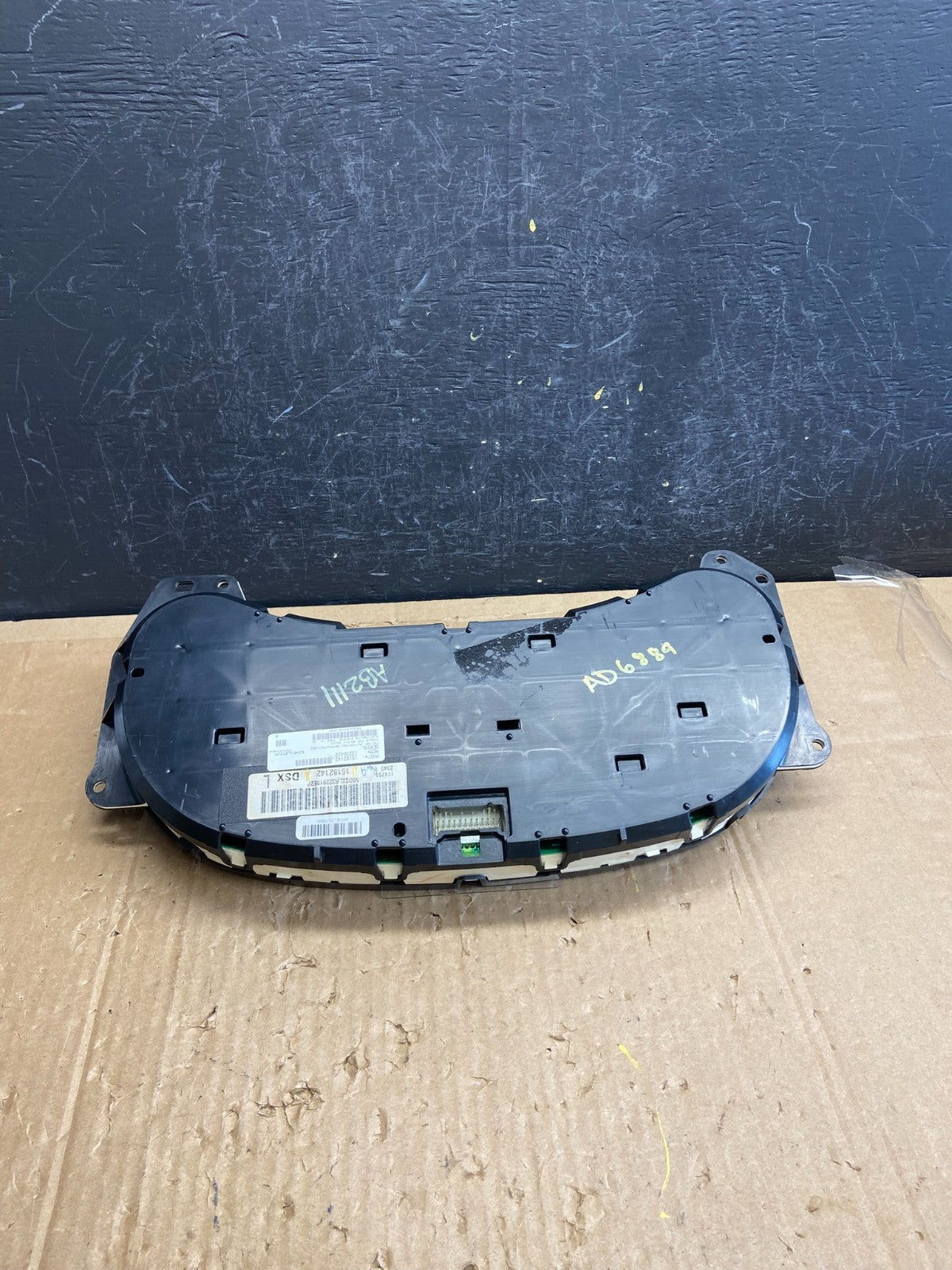 2003 to 2006 Cadillac Escalade Instrument Speedometer Cluster Gauge AD6889 DG5