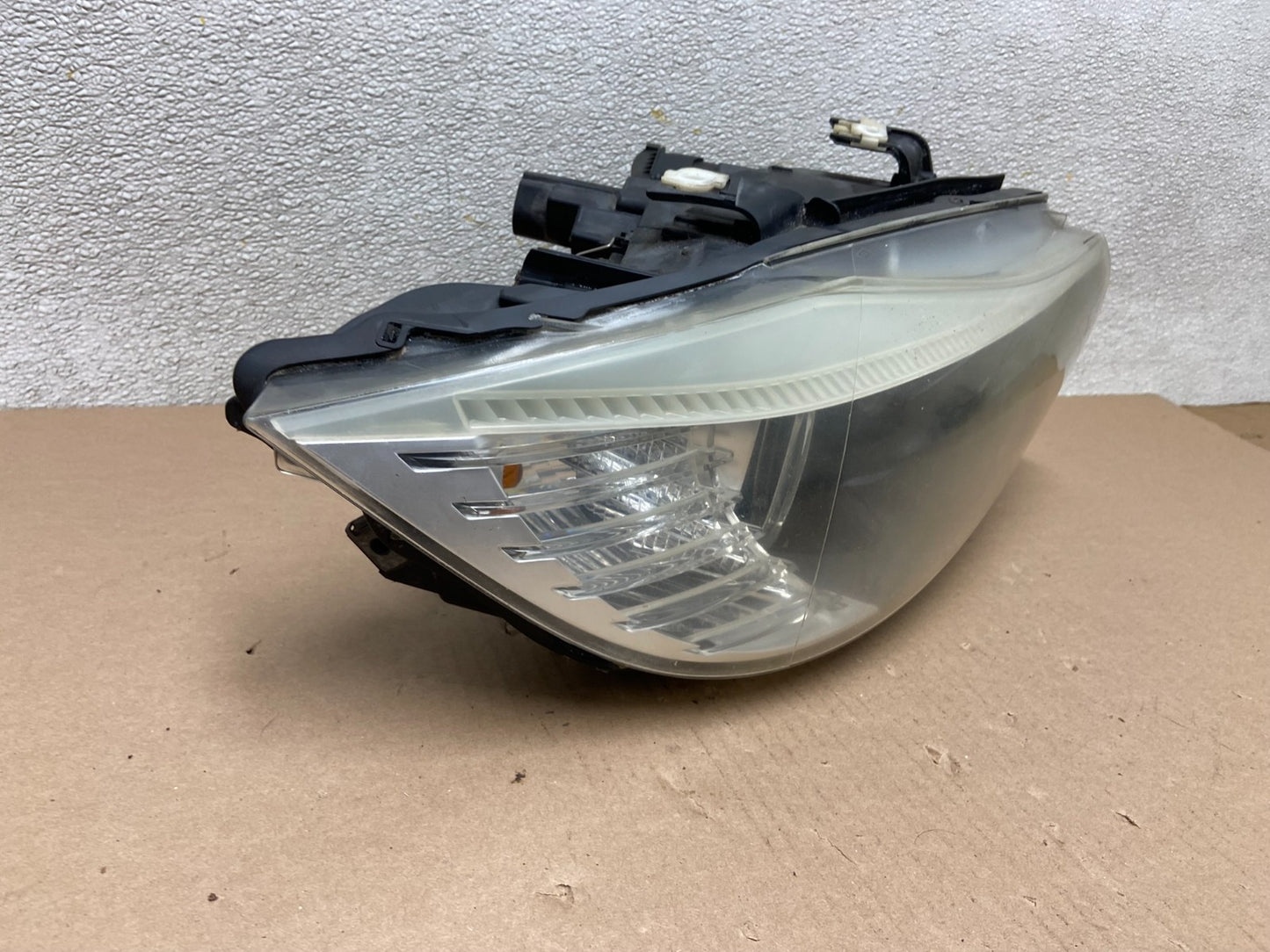 2009-2011 BMW 3 Series 328i 4/D Sedan Headlight Halogen Right Passenger AB49992