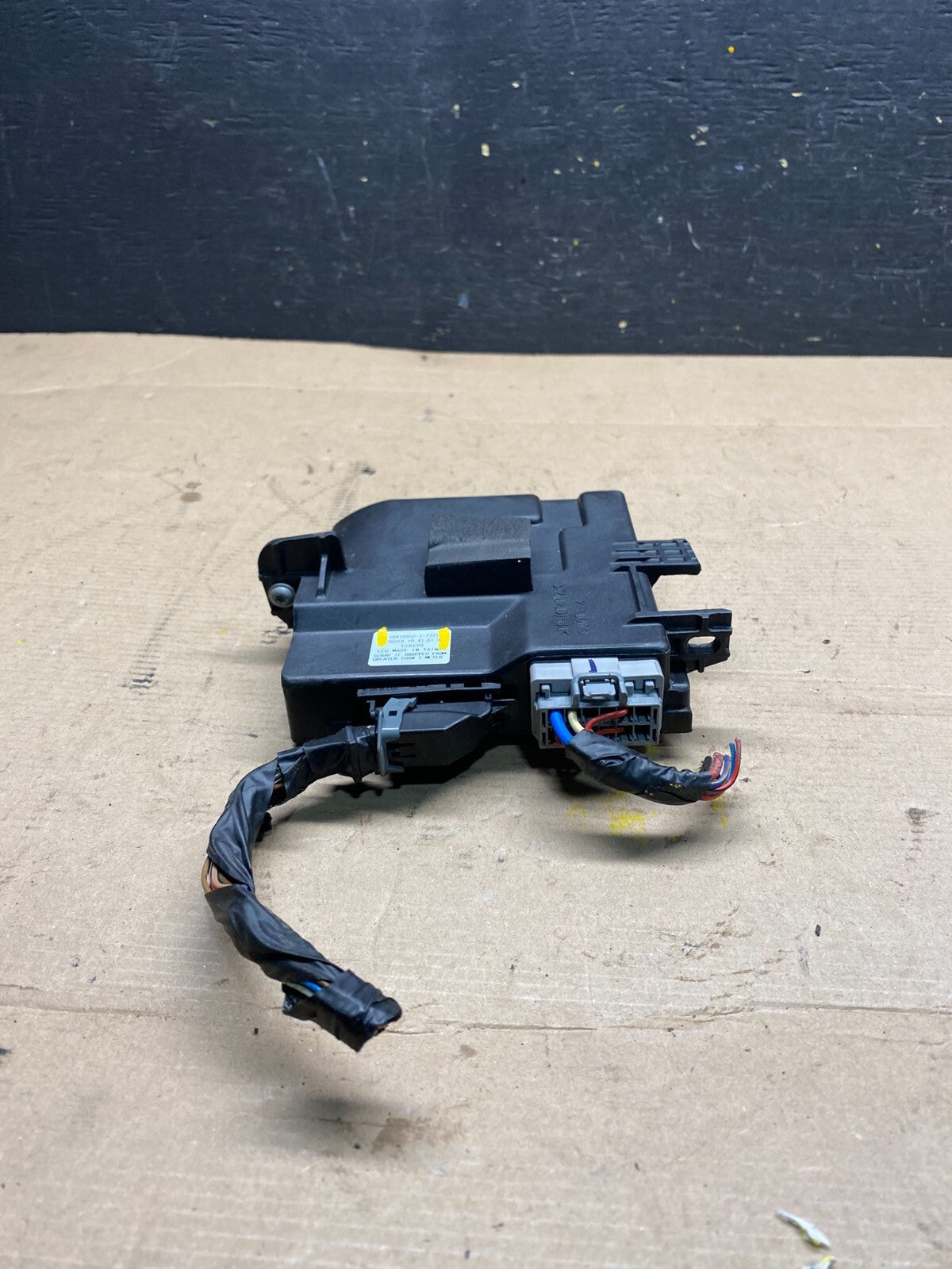 2006-2014 Kia Sedona Entourage Power Sliding Door Control Module N7380 DG5
