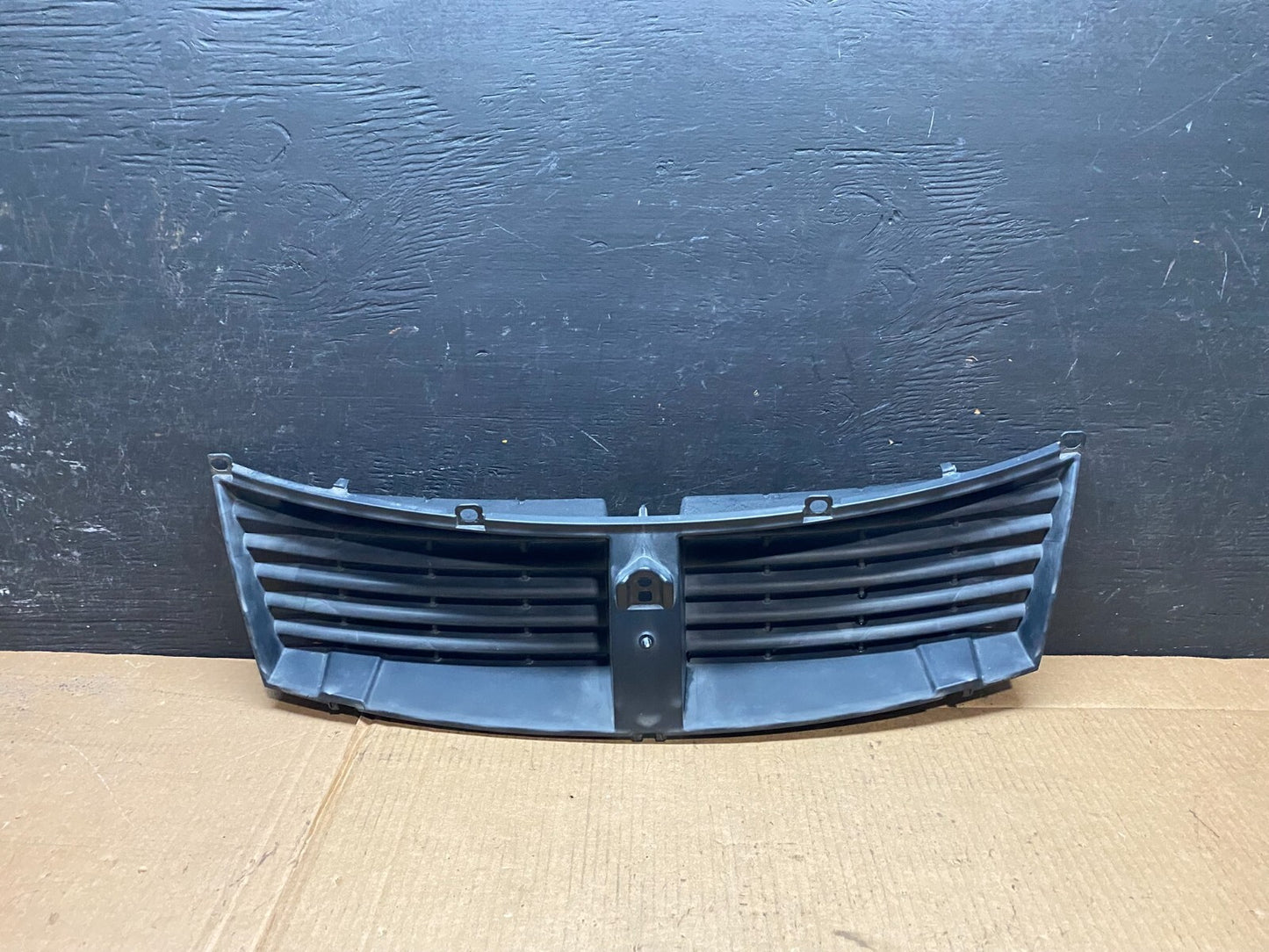 2010 to 2013 Suzuki Kizashi Front Upper Base Grille Grill G3195 DG10