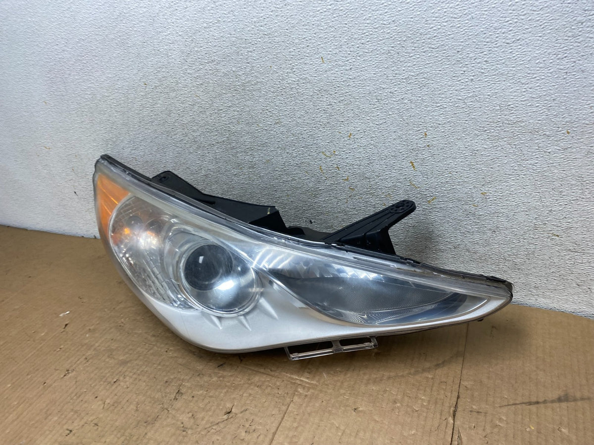 2011 - 2014 Hyundai Sonata Right Passenger Rh Side Headlight Halogen AI8153 DW1
