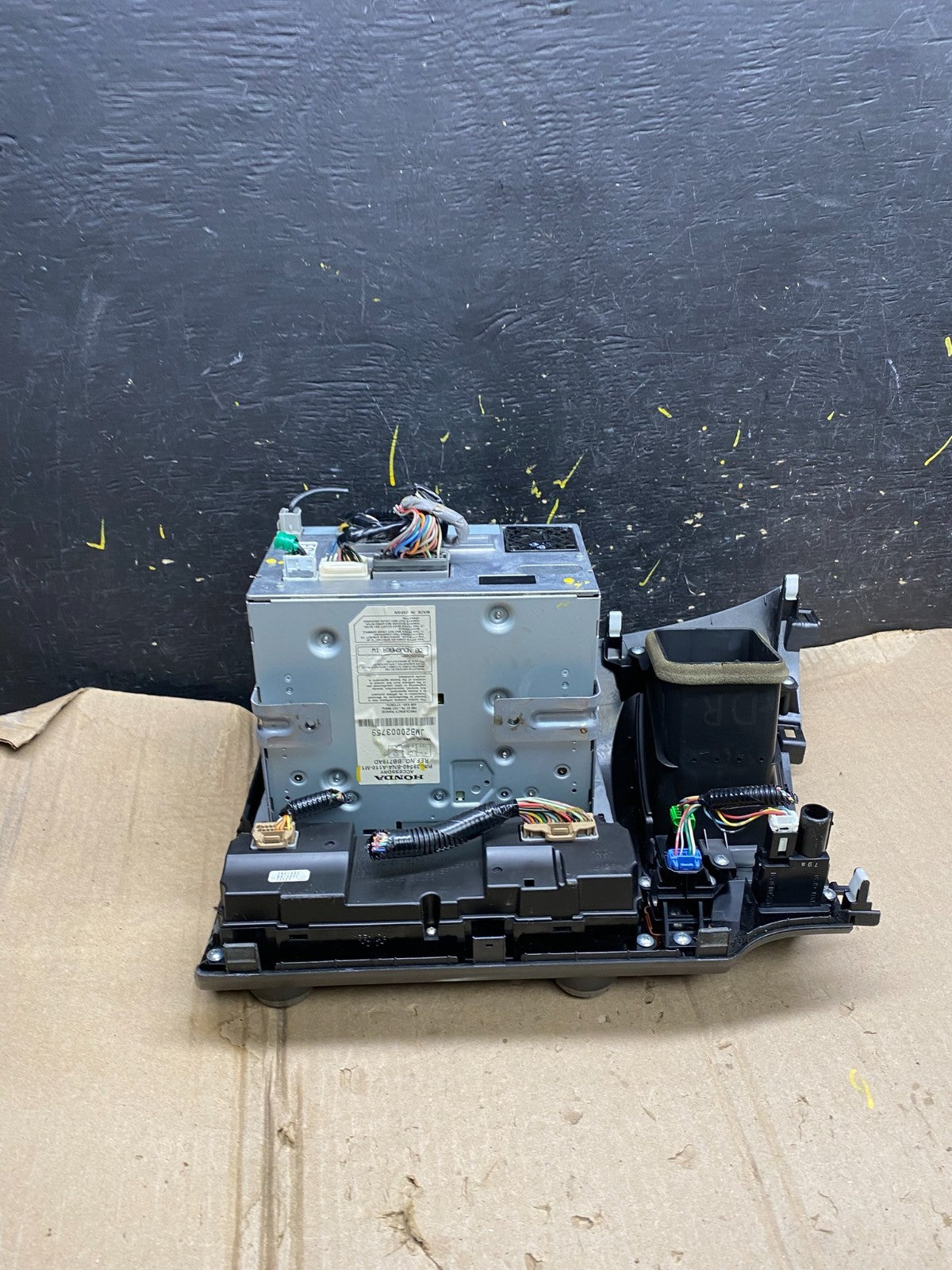 2006 - 2011 Honda Civic Radio AM/FM Climate Control Air Vent Bezel X5794 DG6