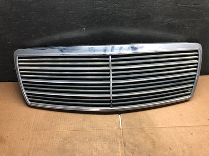 1994 to 1998 Mercedes-Benz W140 S600 S500 S320 Front Upper Grille A0453 DG10