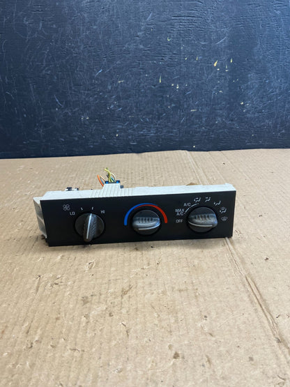 2001 - 2007 GMC Chevrolet Express 1500 Climate Control A/C ae3894 DG0