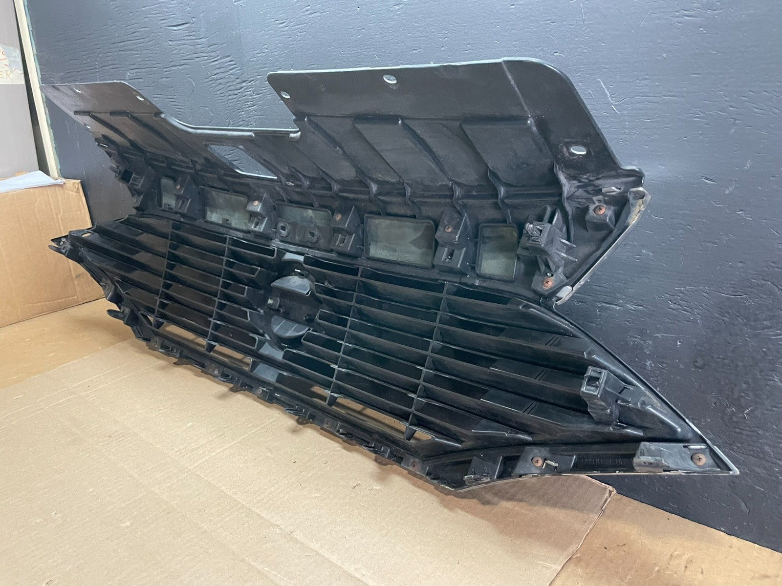 2011 to 2017 Nissan Quest Front Upper Grill Grille OEM ab7599 DG6