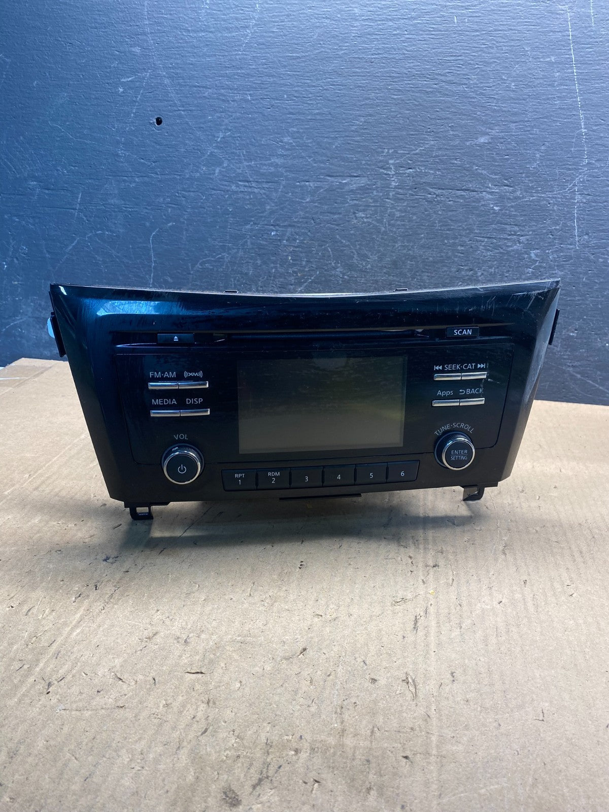 2015 to 2016 Nissan Rogue AM FM XM Radio CD Player Screen Receiver AE7817 DW0