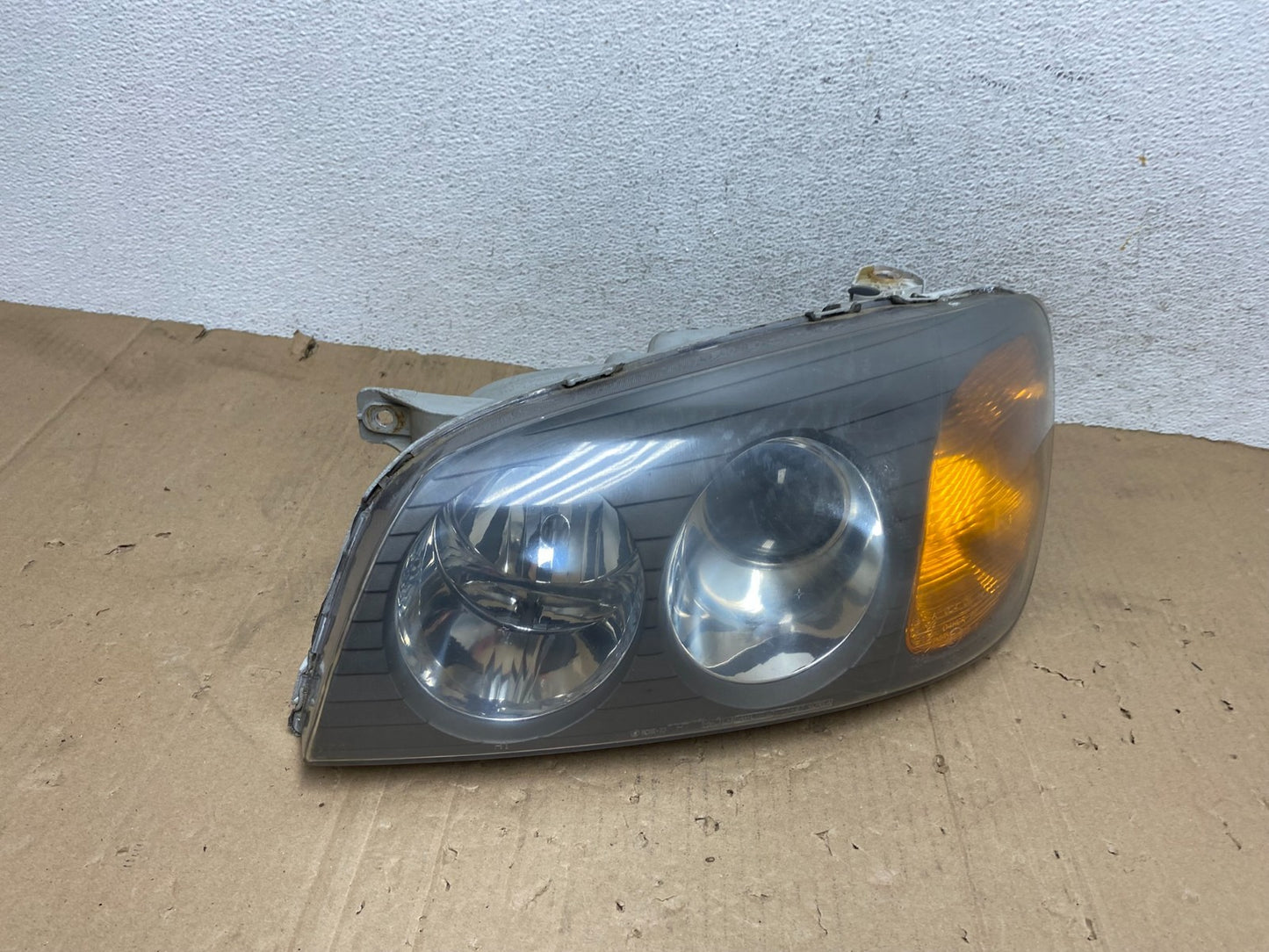 2001 2002 2003 Hyundai XG350 XG Left Driver LH Headlight Halogen AE9229 DW2