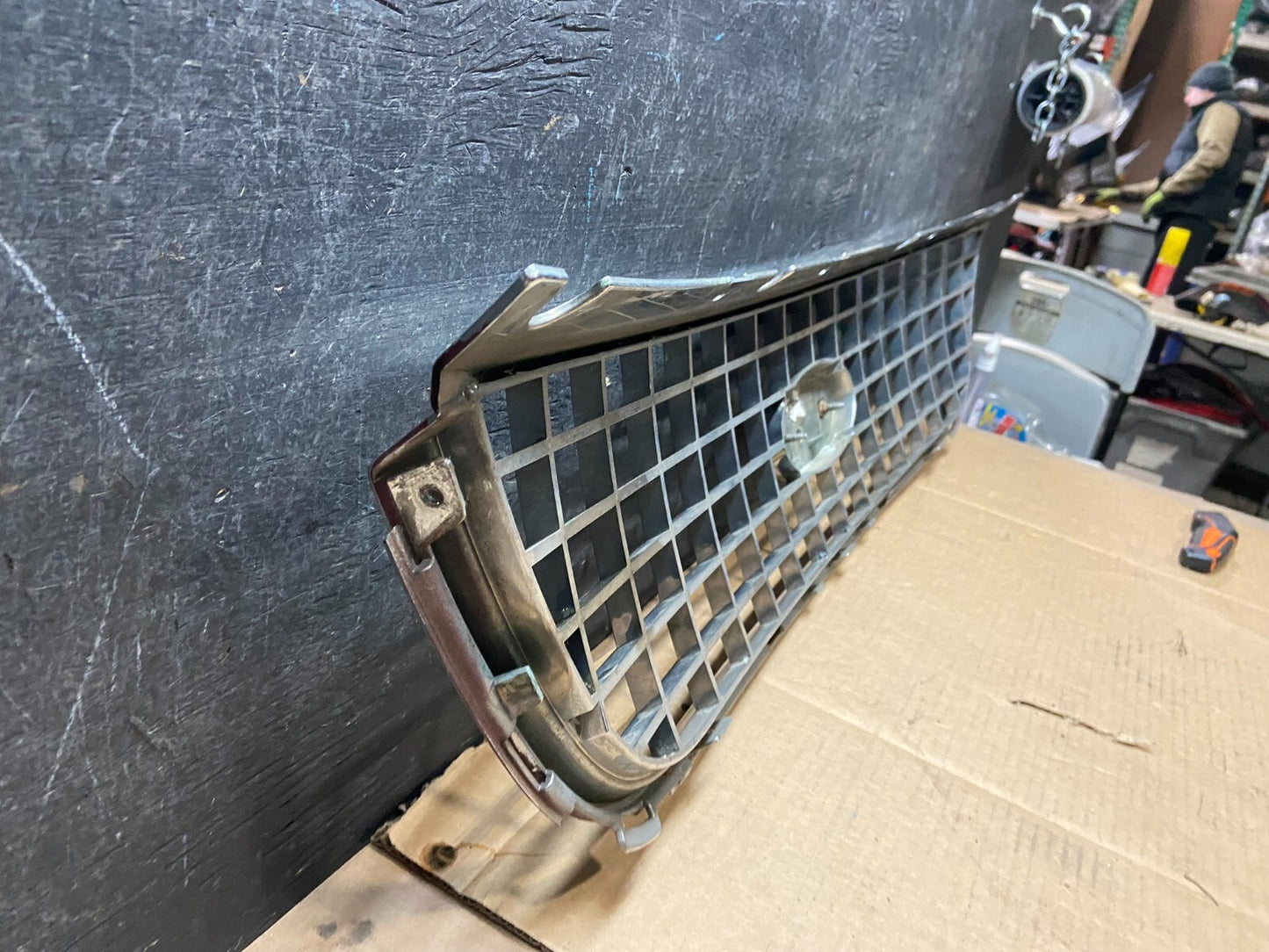 2004 to 2007 Ford Freestar Front Grill Grille 3F23-17K945 H7152 OEM5