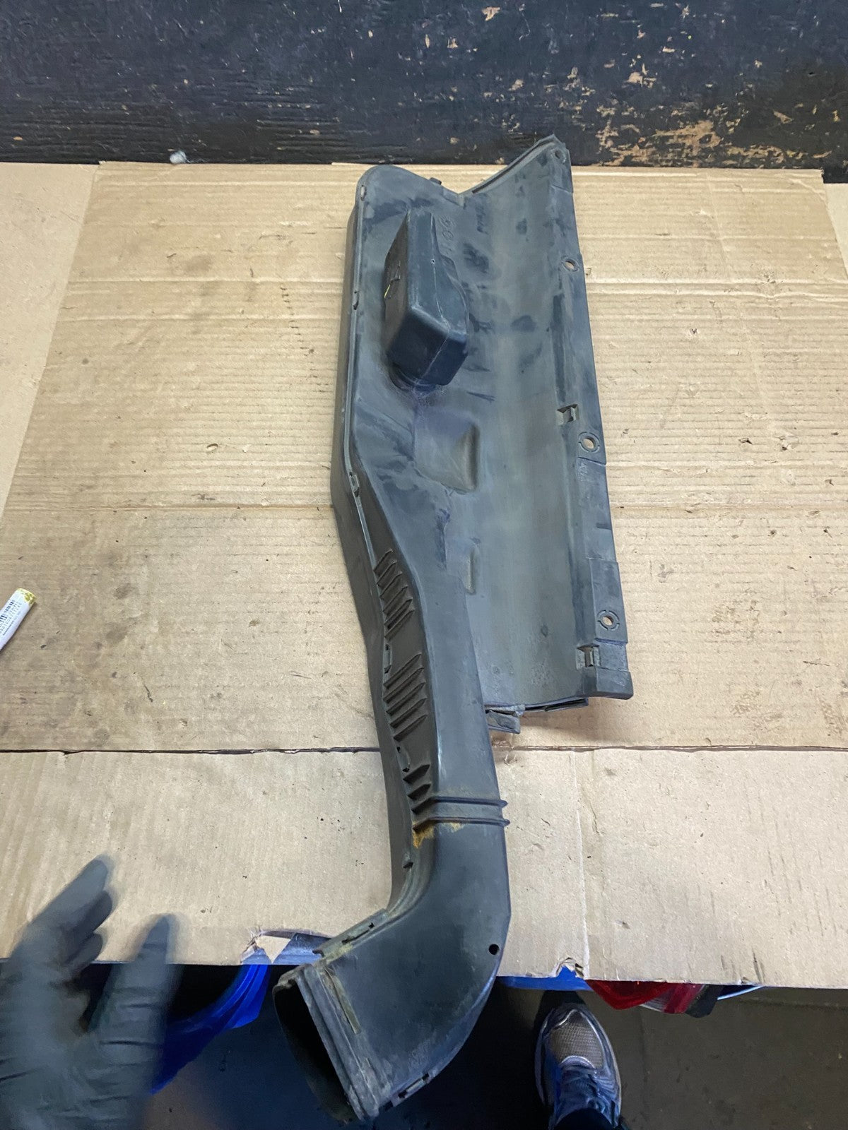 2004 to 2006 Nissan Maxima Upper Air Intake Duct V2816 DG7