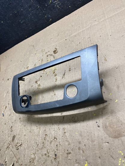 2015 2019 Nissan Sentra Radio Trim Bezel Panel 682603sg1a u5320 DG1