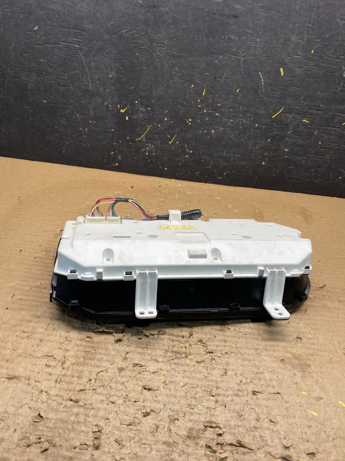 2005 to 2010 Toyota Avalon Cluster Speedometer OEM S6232 DG4