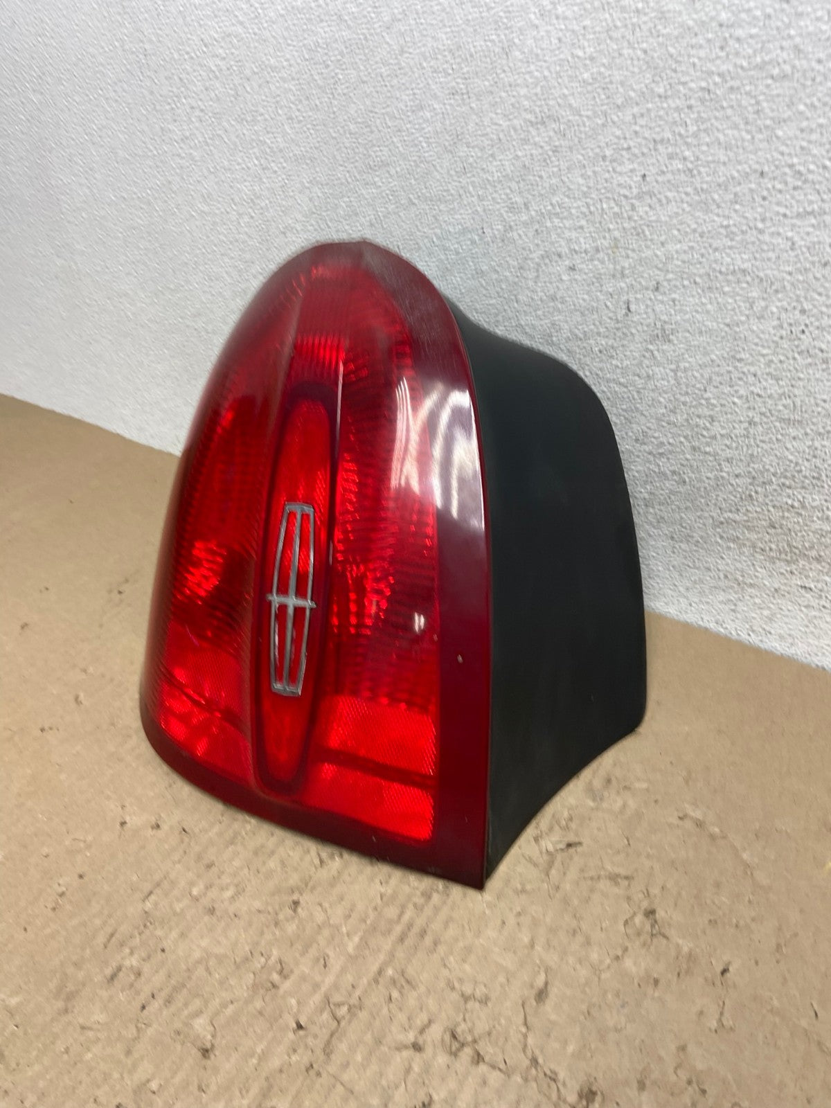 1998 to 2002 Lincoln Town Car Left Driver Lh Tail Light AE9826 LK1