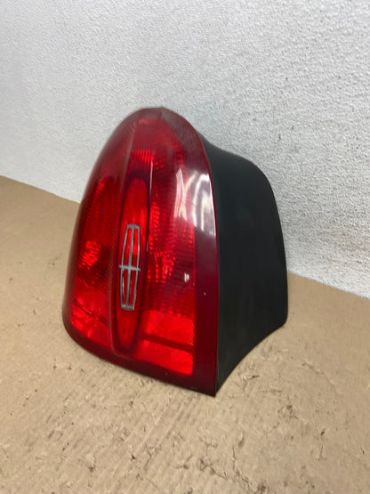 1998 to 2002 Lincoln Town Car Left Driver Lh Tail Light AE9826 LK1