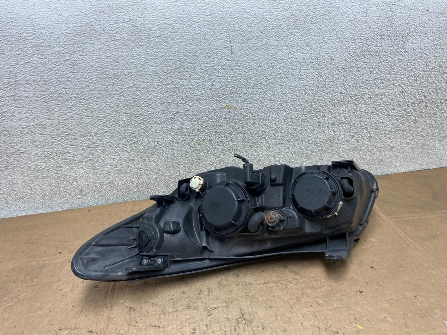 2007 2008 2009 2010 Hyundai Elantra Right Passenger Side Headlight OEM Y7173 DW5
