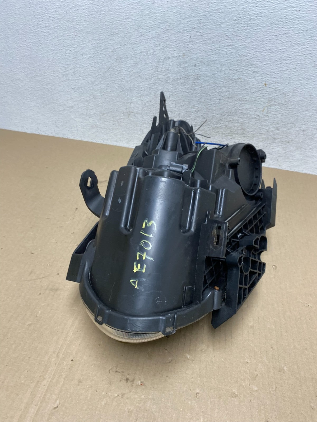 2009-2013 Nissan Rogue Right Passenger Halogen Headlight AE7013 DW8