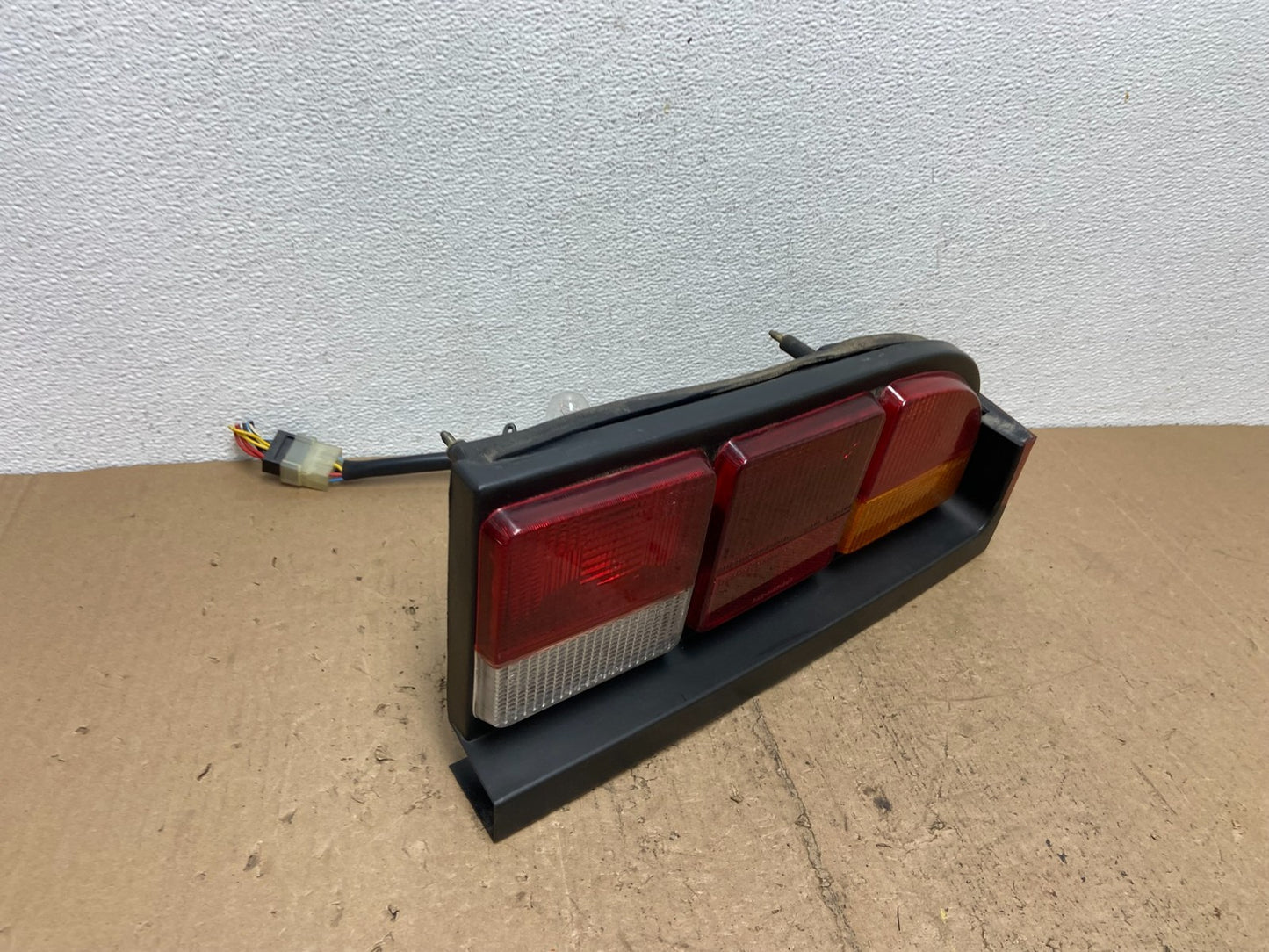 1982 to 19890 Alfa Romeo Spider Right Passenger Side Tail Light AC7421 DG2