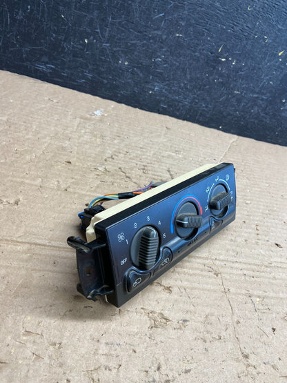 1999 to 2002 Chevrolet Silverado HVAC Heater Climate Control Module AF2336 DG1