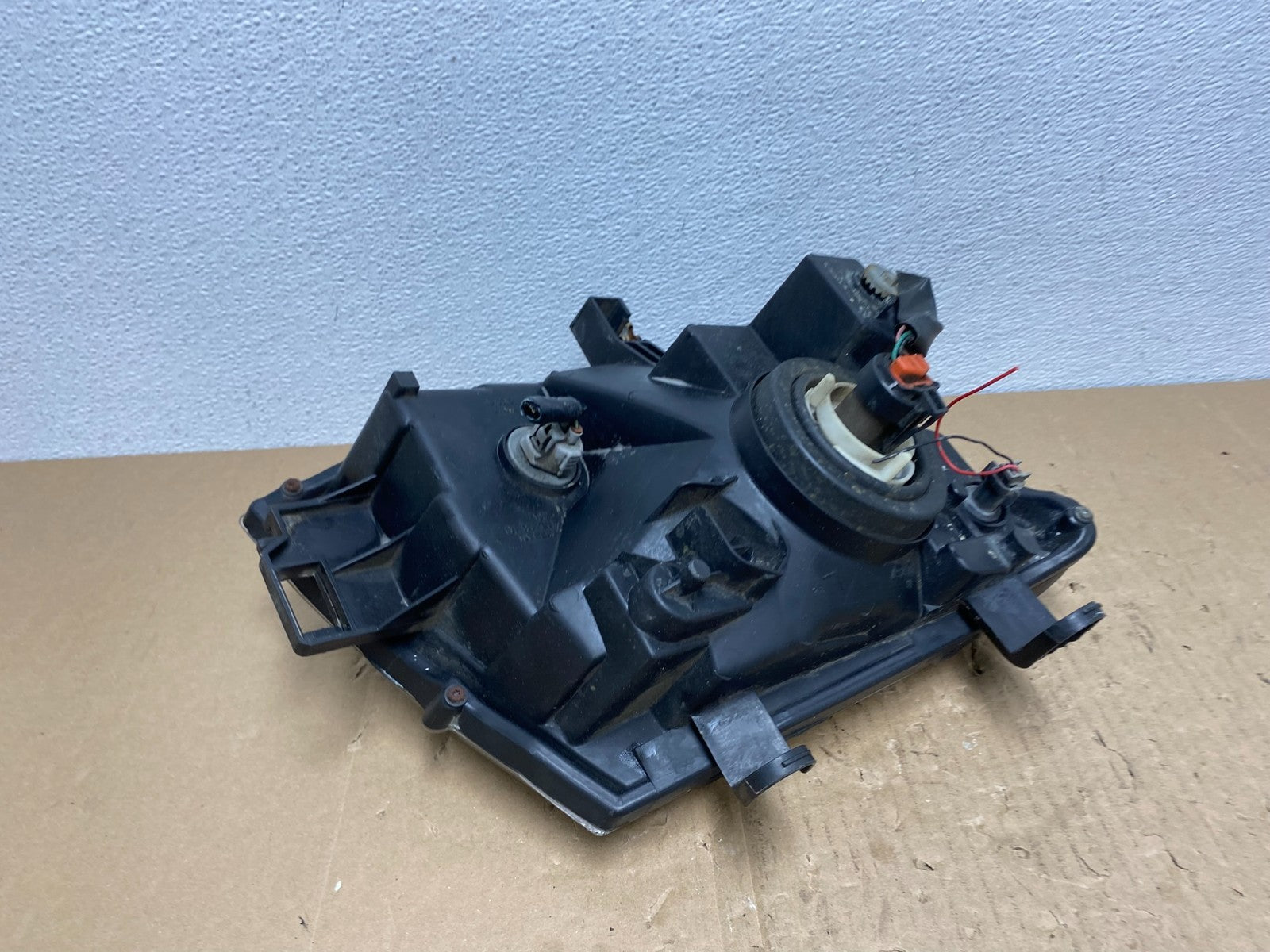 2005 - 2015 Nissan Xterra Driver Left LH Side Headlight AB6968 DW4