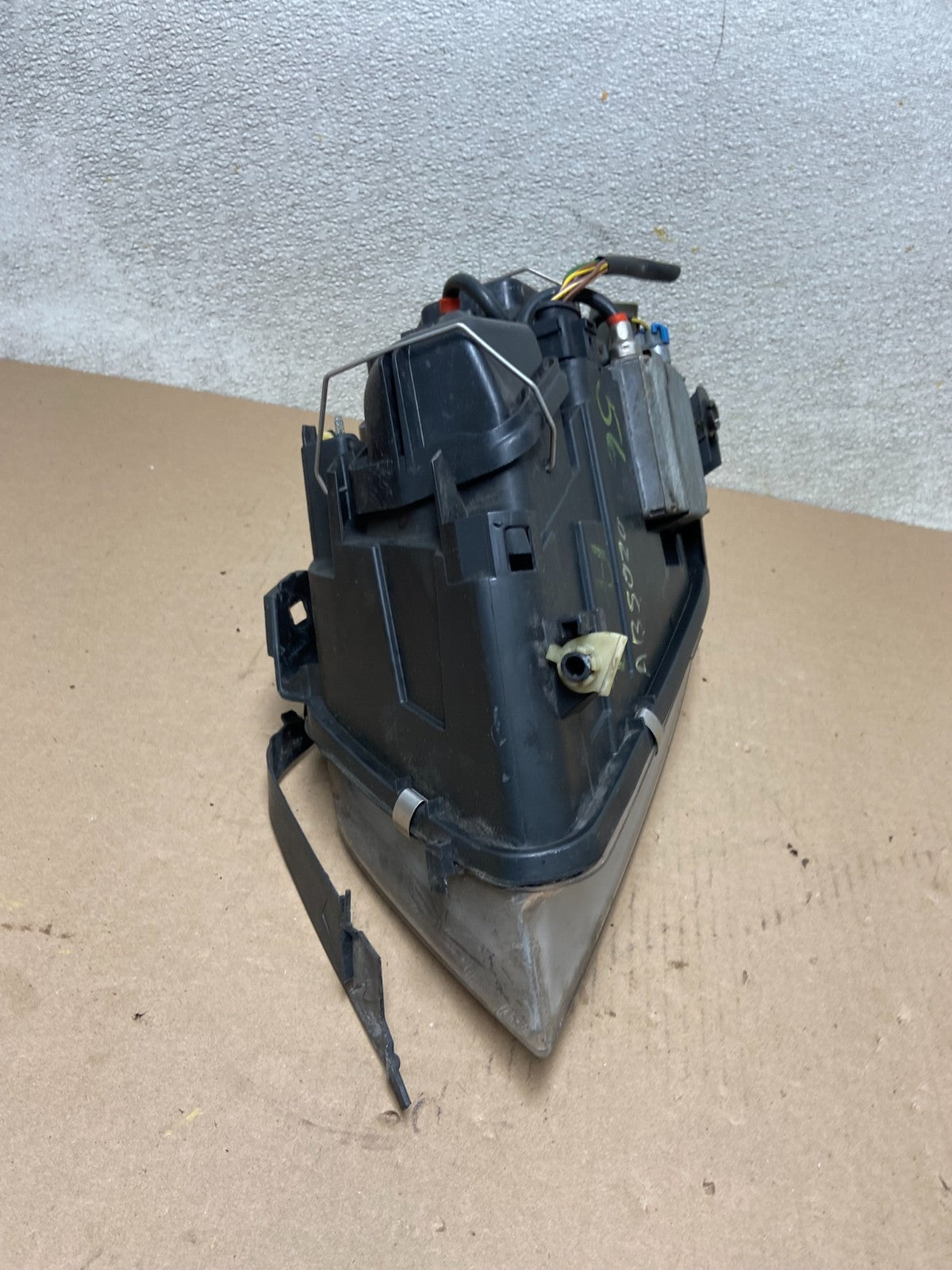 2002 to 2004 Audi A6 Right Passenger RH Side Xenon Headlight OEM AB5020 DW7