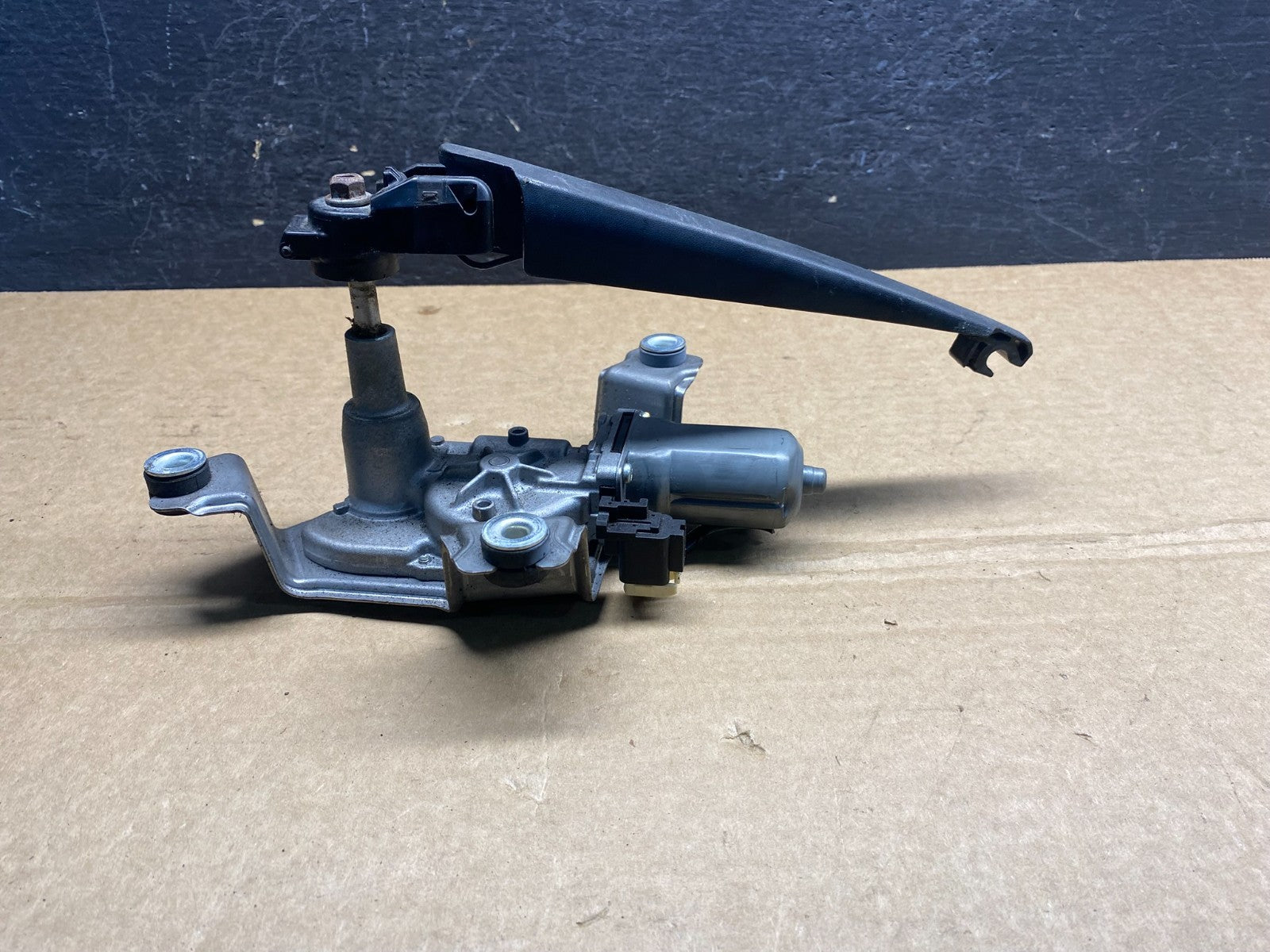 2014-2021 Dodge Durango Tailgate Back Door Rear Wiper Motor Wiper AF6887 DG1