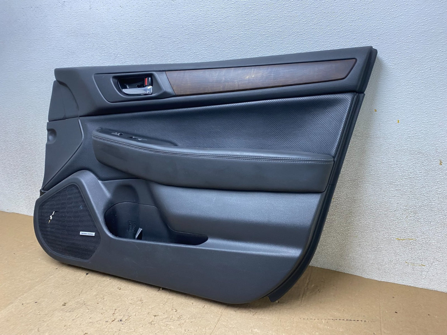 2015 to 2019 Subaru Outback  Front Right Passenger Door Trim Panel OEM W9214 DG1