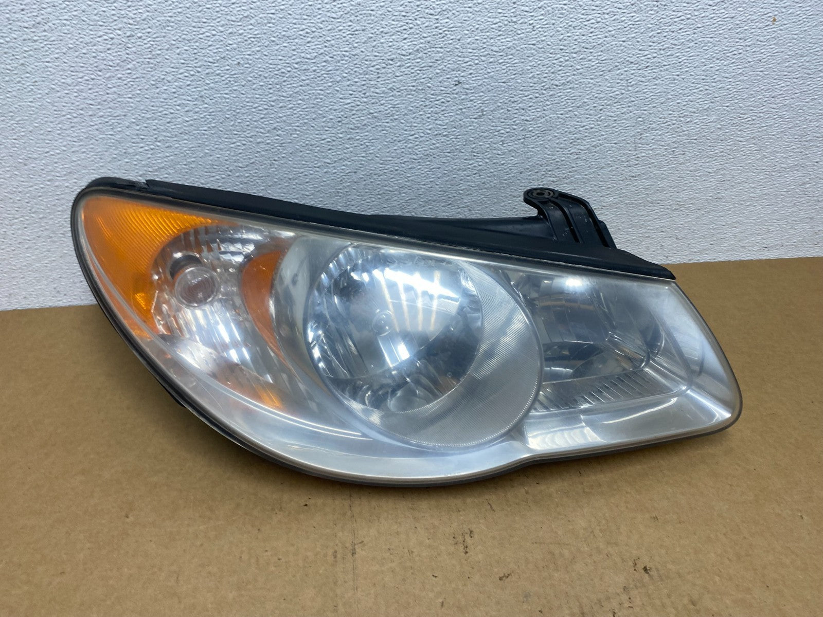 2007 2008 2009 2010 Hyundai Elantra Right Passenger Side Headlight AC1737 DW0