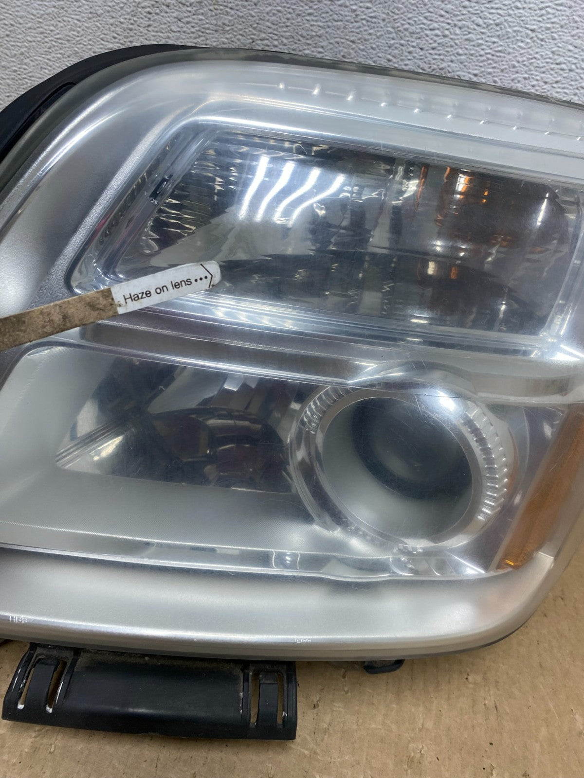 2010 to 2015 GMC Terrain Halogen Left Driver Lh Side Headlight AF9681 DW4