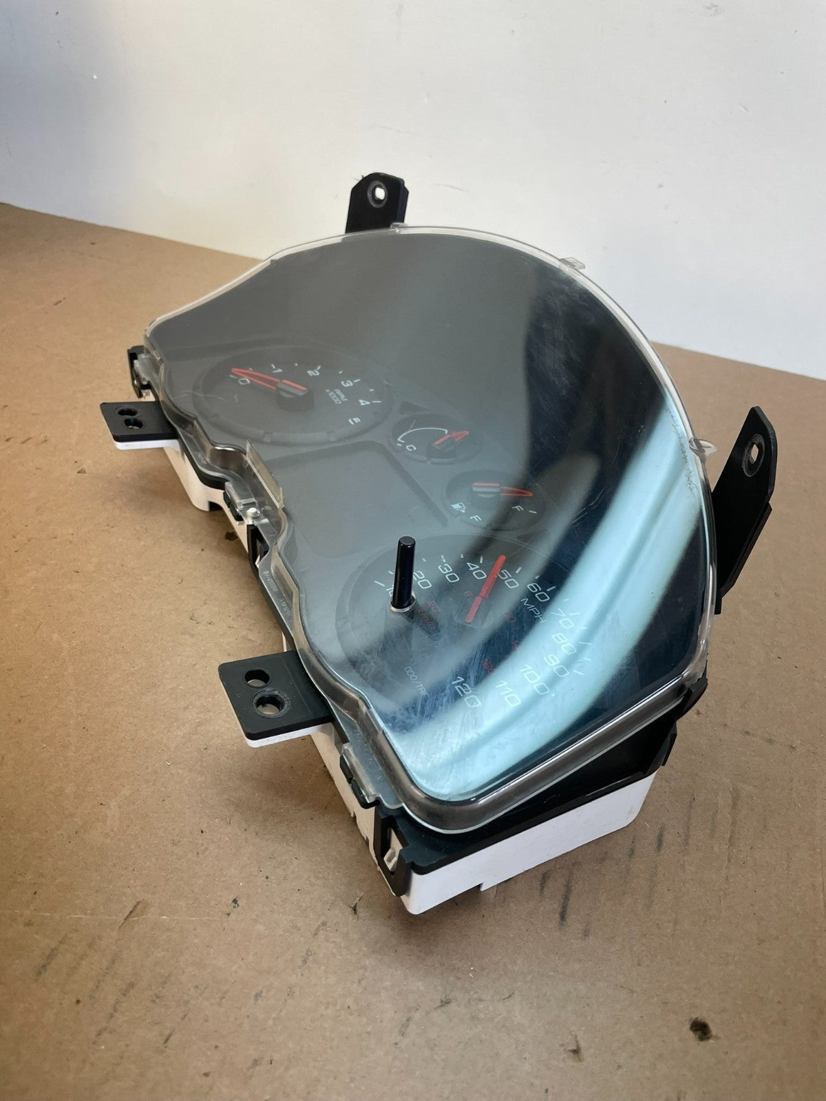 2005 to 2007 Ford Freestyle Speedometer Instrument Cluster AG25332